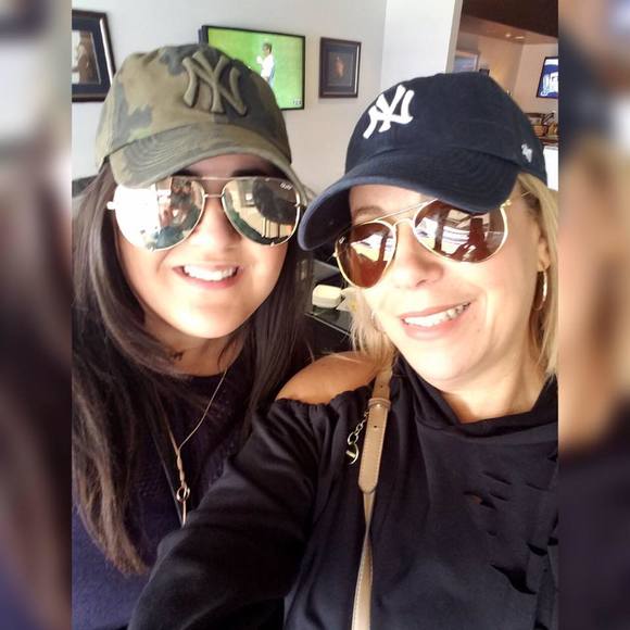 Meet your Posher, Stephanie - Picture 1 of 1